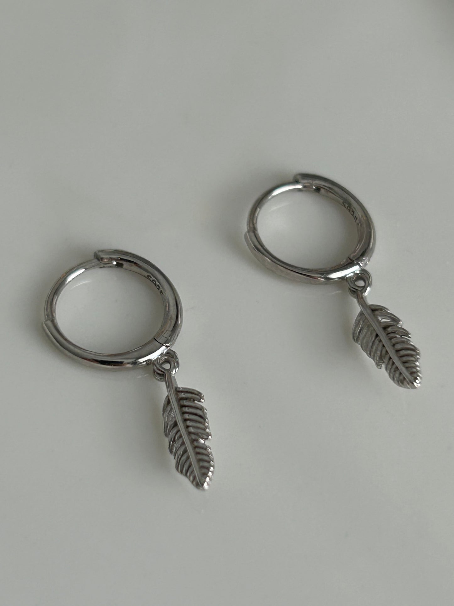 Creolen mit Blätteranhänger