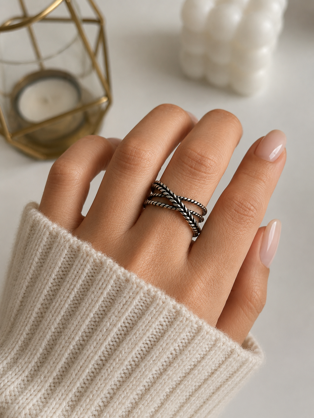 Ova Ring