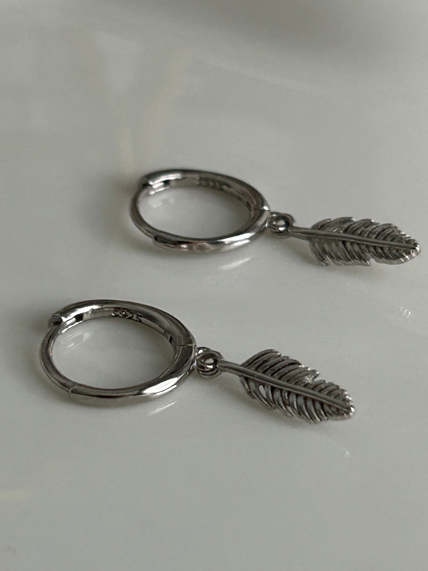 Creolen mit Blätteranhänger