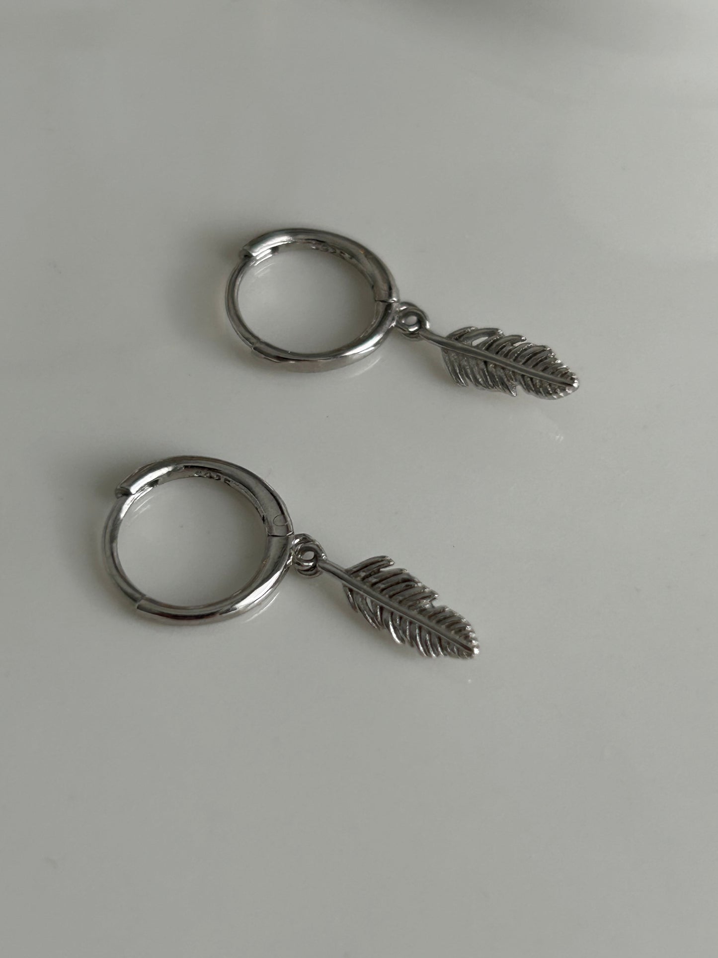 Creolen mit Blätteranhänger