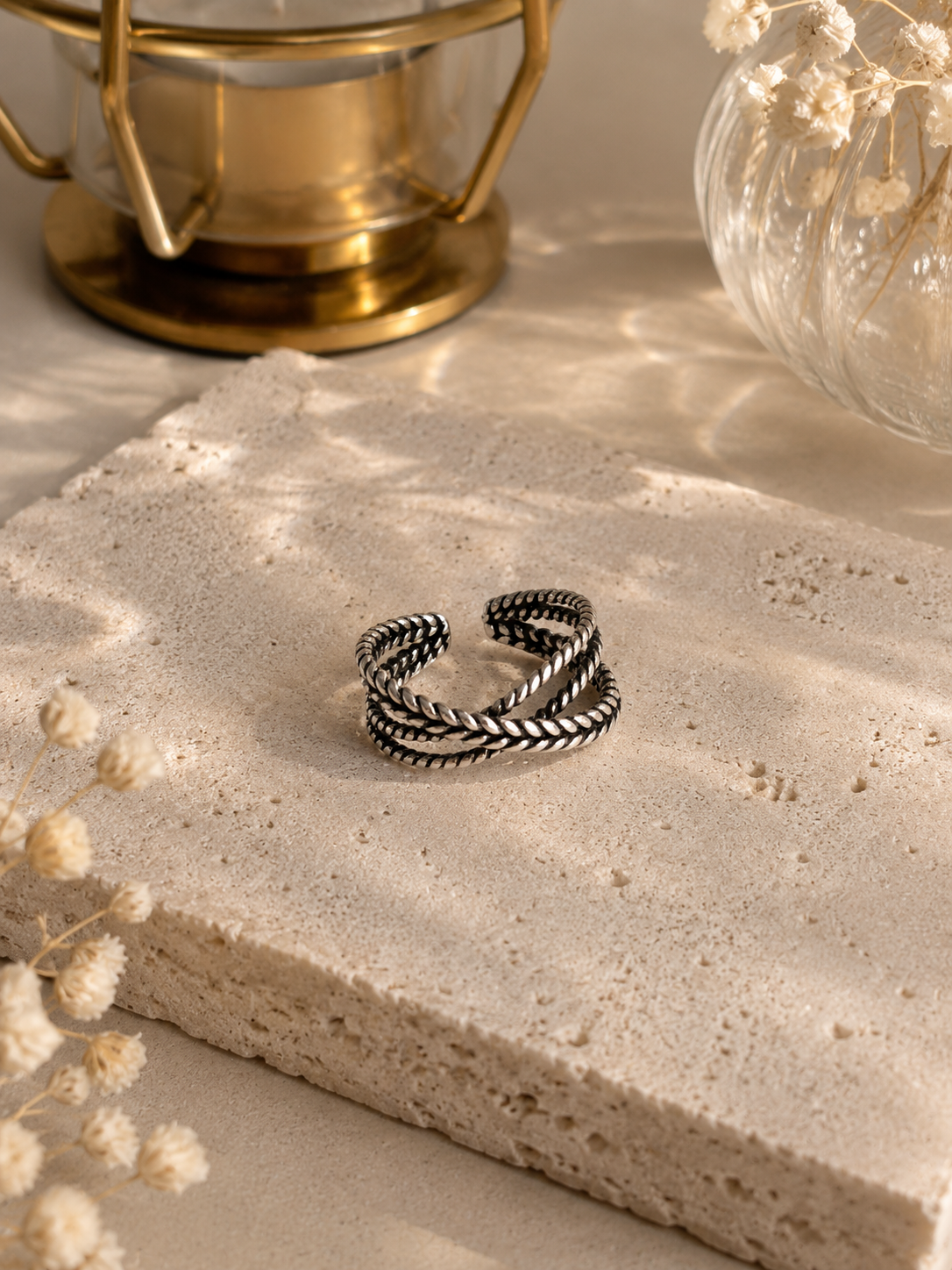 Ova Ring