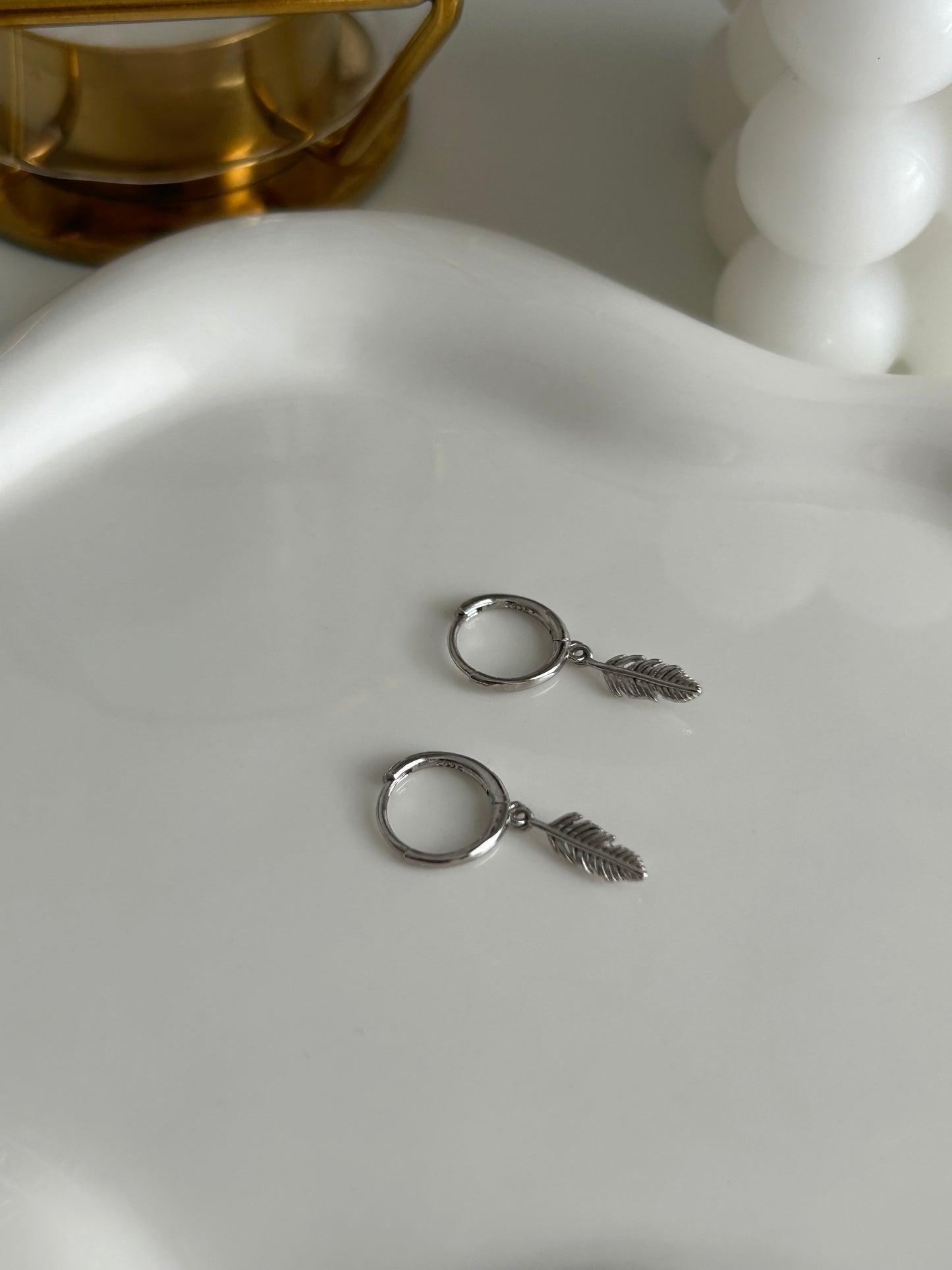 Creolen mit Blätteranhänger