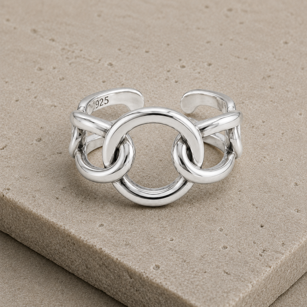 Camilla Ring